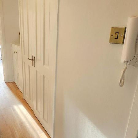 Royal Mile - Bright 2 Bedroom Apartment Edimburgo Esterno foto