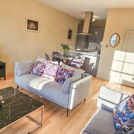 Royal Mile - Bright 2 Bedroom Apartment Edimburgo Esterno foto