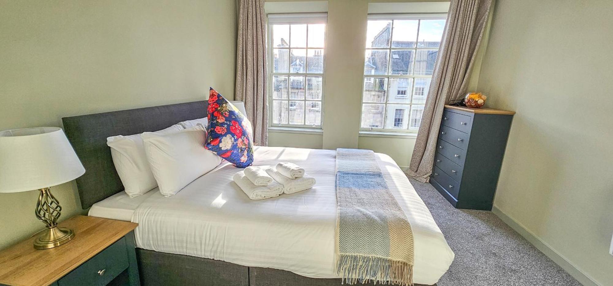 Royal Mile - Bright 2 Bedroom Apartment Edimburgo Esterno foto