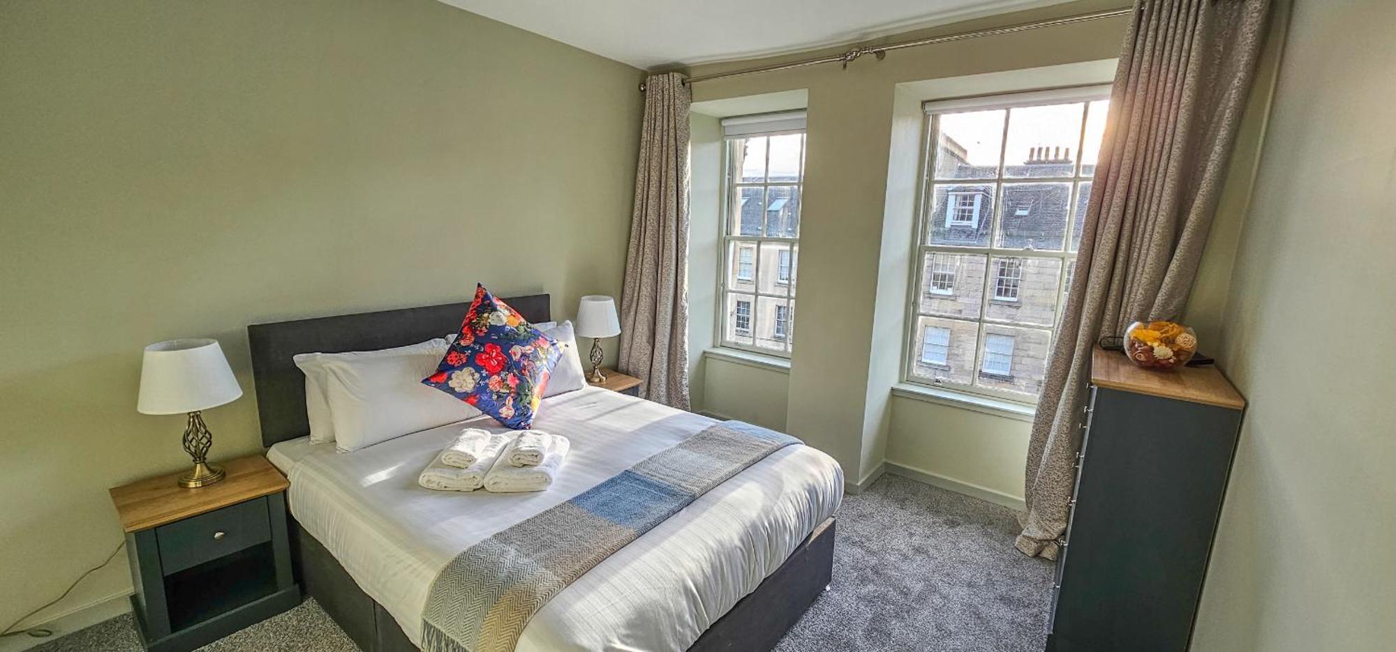 Royal Mile - Bright 2 Bedroom Apartment Edimburgo Esterno foto