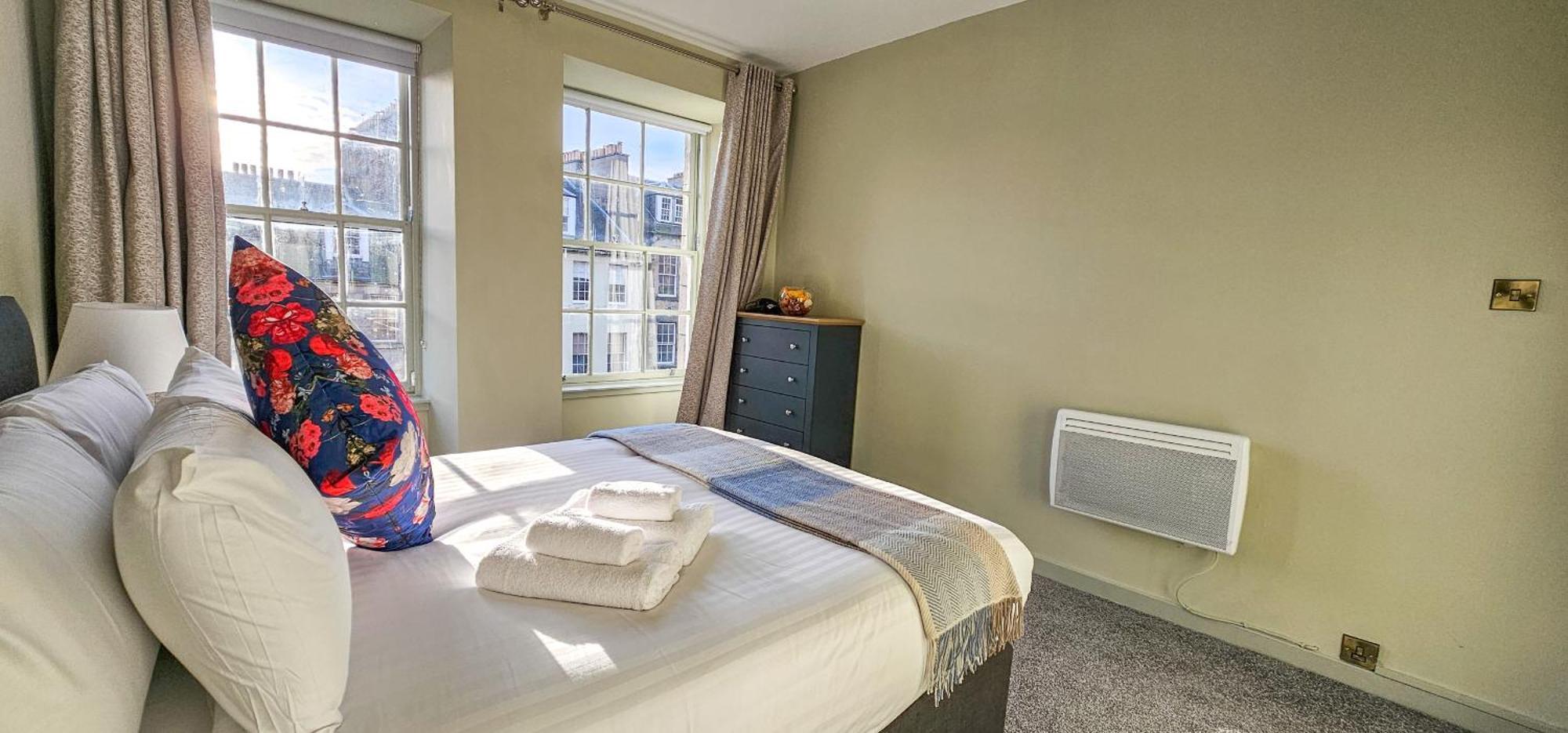 Royal Mile - Bright 2 Bedroom Apartment Edimburgo Esterno foto