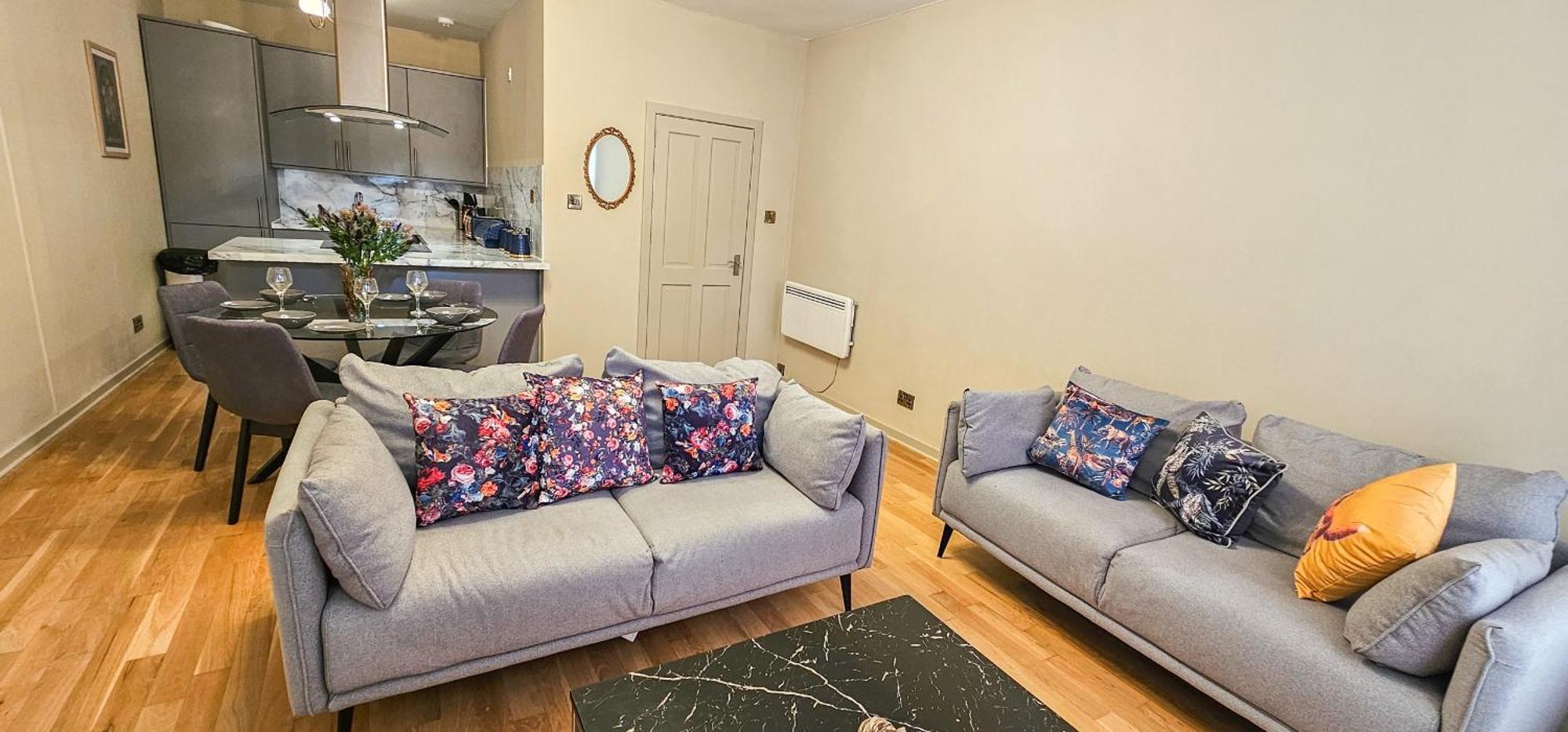 Royal Mile - Bright 2 Bedroom Apartment Edimburgo Esterno foto